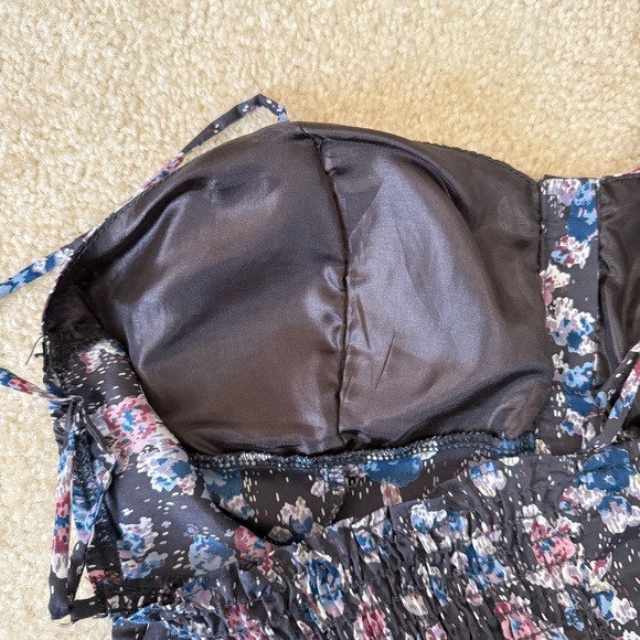 F21 Floral Button Front Tank Top - Picture 4 of 7